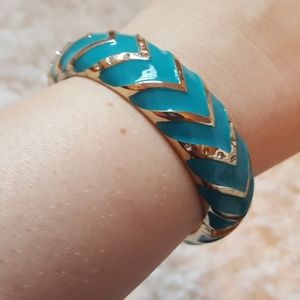CLEARANCE! Bangle bracelet